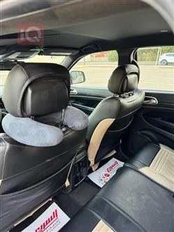 جیپ گراند شیرۆکی